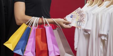 شراء الملابس عبر الانترنت