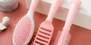 كيفية اختيار المشط المناسب حسب نوع الشعر