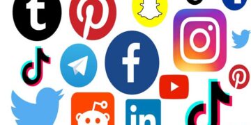 أشهر الشبكات الإجتماعية