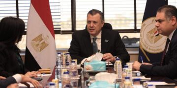 السائحين الإسبان