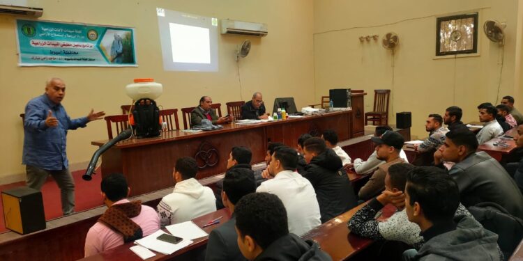 مطبقي المبيدات