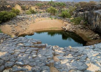 الأعمدة البازلتية