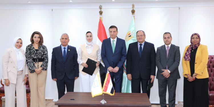 بروتوكول تعاون بين مركز البحوث الزراعية ومؤسسة حياة كريمة