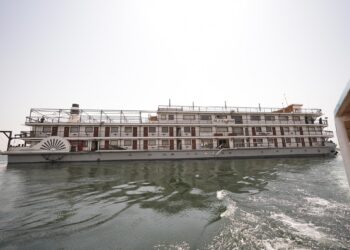 الفندق العائم أوجيني