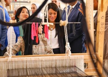 إنتاج الحرير الطبيعي